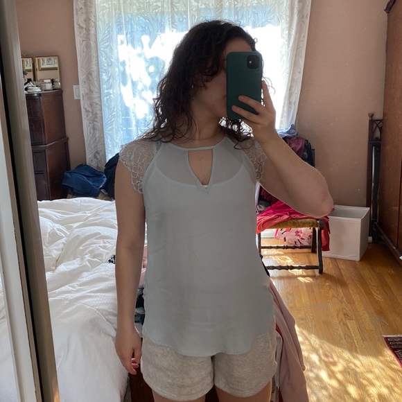 ⭐️SOLD⭐️Lacey Blue Top - Picture 9 of 10